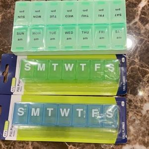 3 PILL PLANNERS NWT